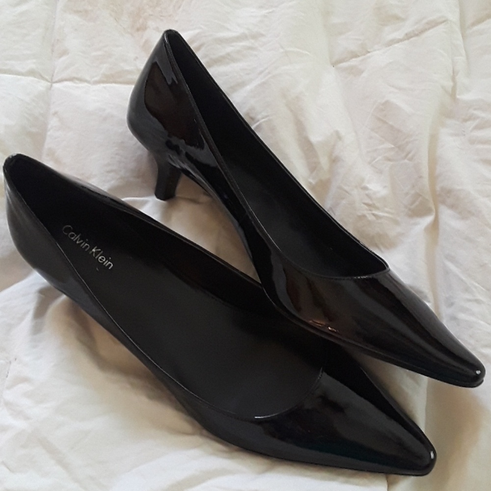 Women's Calvin Klein black patent leather pumps